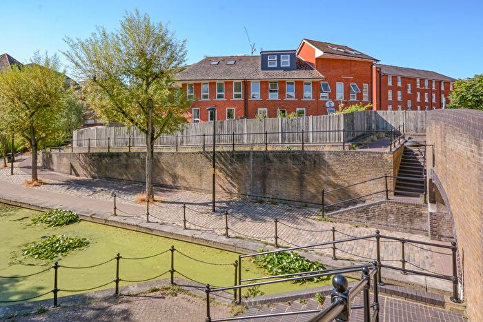 5 Bedroom Town House To Rent In Garter Way, Canada Water, SE16