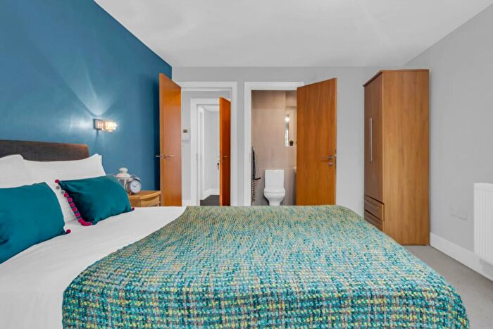 1 Bedroom Flat To Rent In Cardigan Road, Leeds, LS6