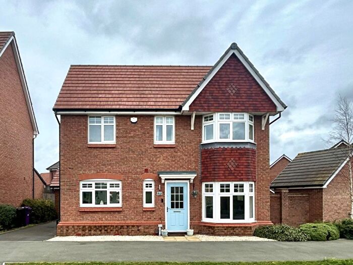 3 Bedroom Detached House For Sale In Ambergate Road, Bilston, WV14