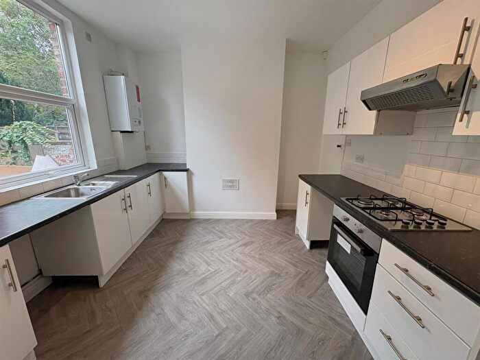 2 Bedroom Terraced House To Rent In Bramhall Lane, Stockport, SK2