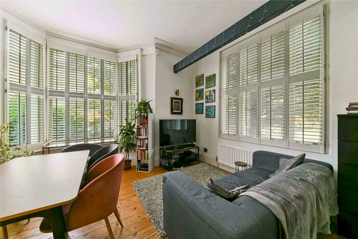 2 Bedroom Flat To Rent In Moulins Road, London, E9