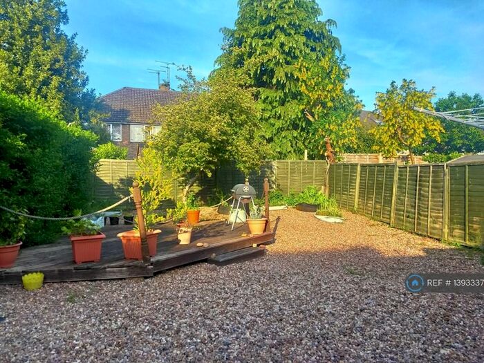 2 Bedroom Flat To Rent In Acacia Road, Leamington Spa, CV32