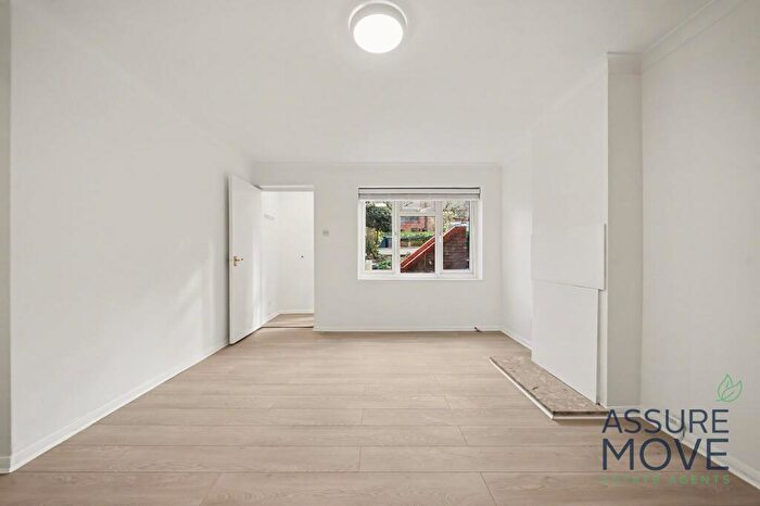 1 Bedroom Flat To Rent In Copwood Close, London, N12