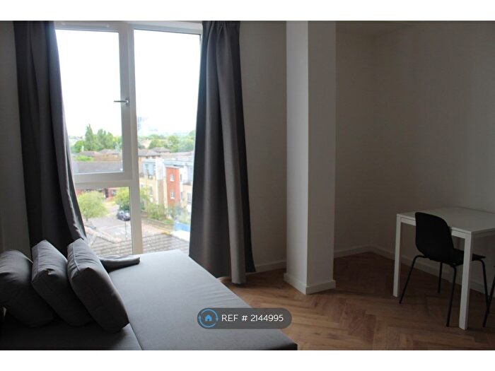 Studio To Rent In Arklow Road, London, SE14