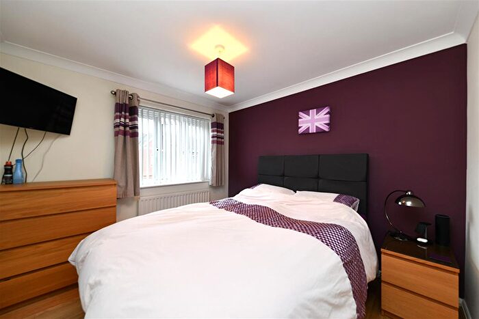 2 Bedroom End Of Terrace House For Sale In The Beacons, Stevenage, SG1