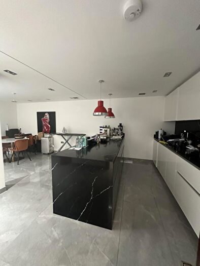 2 Bedroom Flat To Rent In Woodstock Road, London, NW11