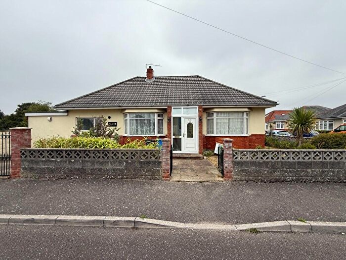 2 Bedroom Detached Bungalow For Sale In Morrison Avenue, Poole, Dorset, BH12