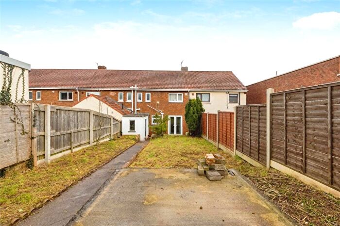 3 Bedroom Terraced House For Sale In Broomhill Road, Bristol, BS4