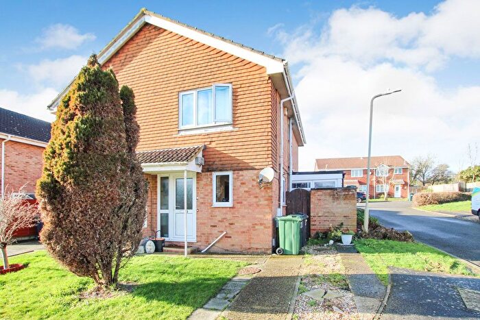 2 Bedroom Semi Detached House For Sale In Newlands, Ashford, TN23