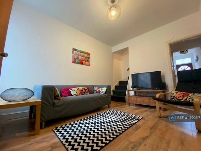 3 Bedroom Terraced House To Rent In Skipworth Street, Leicester, LE2