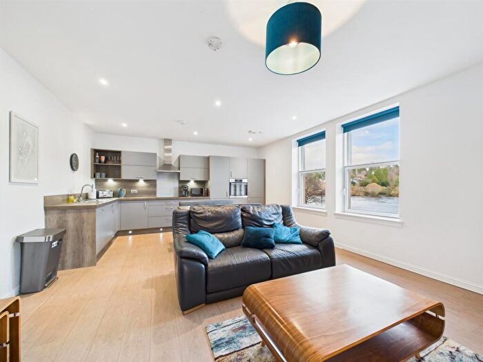 2 Bedroom Flat For Sale In M Tay Street, Perth, PH2