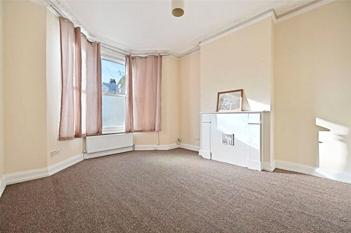Studio To Rent In Arminger Road, London, W12