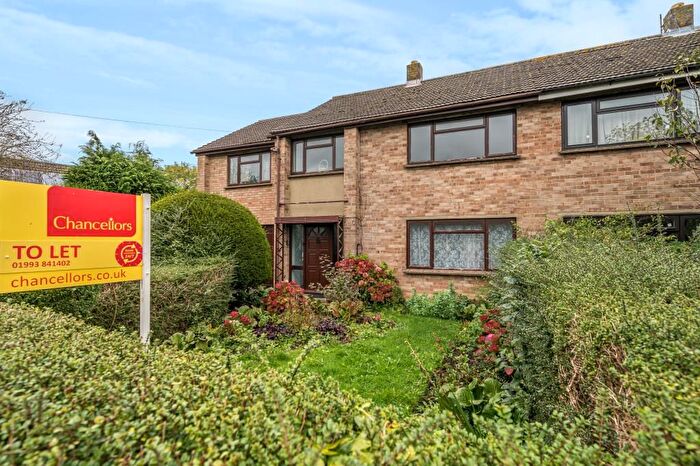 3 Bedroom Semi-Detached House To Rent In Colville Close, Bampton, OX18