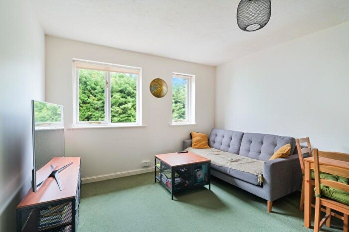 2 Bedroom Apartment To Rent In Mountbatten Gardens, Beckenham, BR3