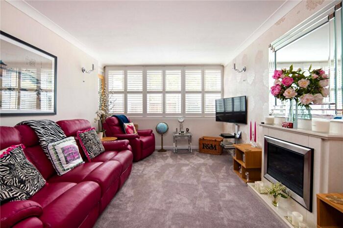 3 Bedroom Flat For Sale In Burcham Street, Poplar, London, E14