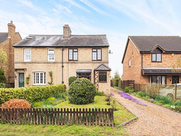 3 Bedroom Semi-Detached House For Sale In High Street, Tadlow, Cambridgeshire, SG8