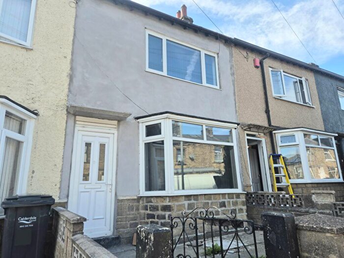 2 Bedroom House To Rent In Newstead Grove, Halifax, HX1