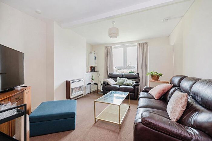2 Bedroom Terraced House To Rent In Findlay Gardens, Edinburgh, EH7