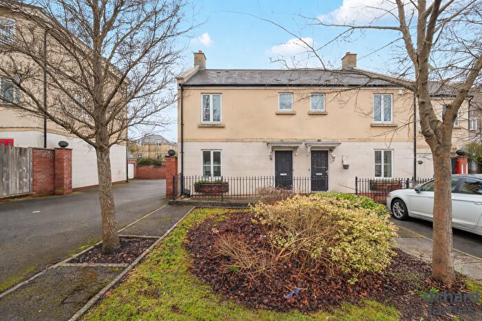 3 Bedroom End Of Terrace House For Sale In Elgar Close, Redhouse, Swindon, SN25