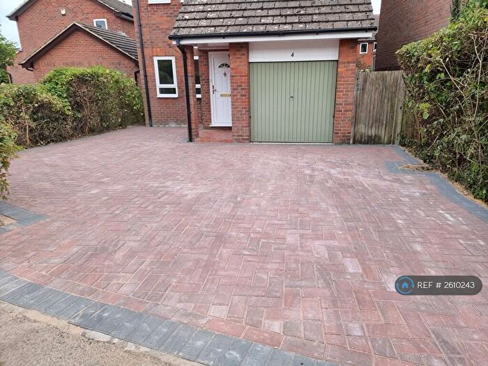 3 Bedroom Detached House To Rent In Beaconsfield Way, Earley, Reading, RG6