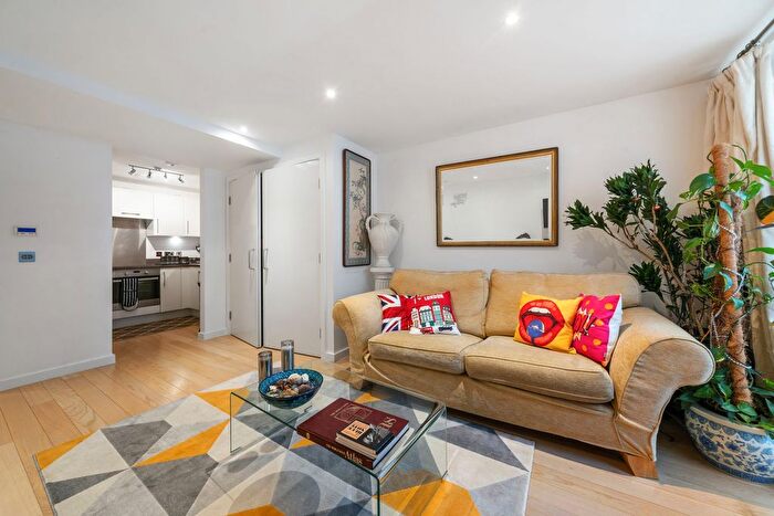 1 Bedroom Flat To Rent In Britannia Walk, London, N1