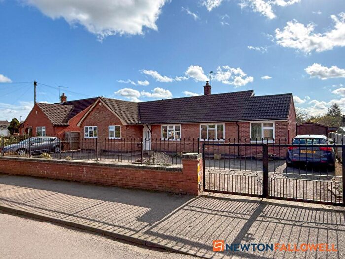 3 Bedroom Detached Bungalow For Sale In Warwick Road, Balderton, NG24