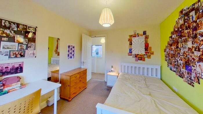 6 Bedroom Semi-Detached House To Rent In Cabell Road, Guildford, GU2