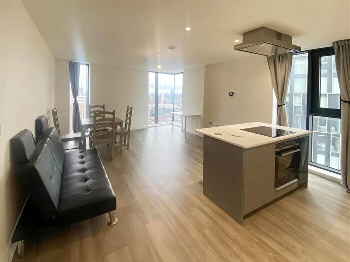 2 Bedroom Flat To Rent In The Bank Tower, Sheepcote Street, Birmingham, B16