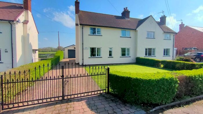 3 Bedroom Semi-Detached House For Sale In Bowling Bank, Wrexham, LL13