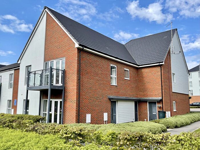 2 Bedroom Apartment To Rent In Pondtail Avenue, Faygate, Horsham, RH12