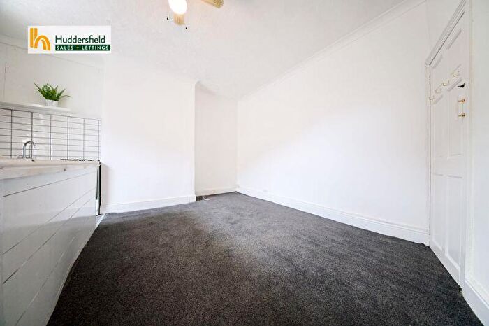 2 Bedroom Terraced House To Rent In Wellington Street, Huddersfield, HD3