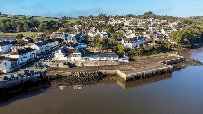 4 Bedroom Pub Retail Property / Shop For Sale In The Spaniards Inn Public House, Cargreen, Saltash, PL12