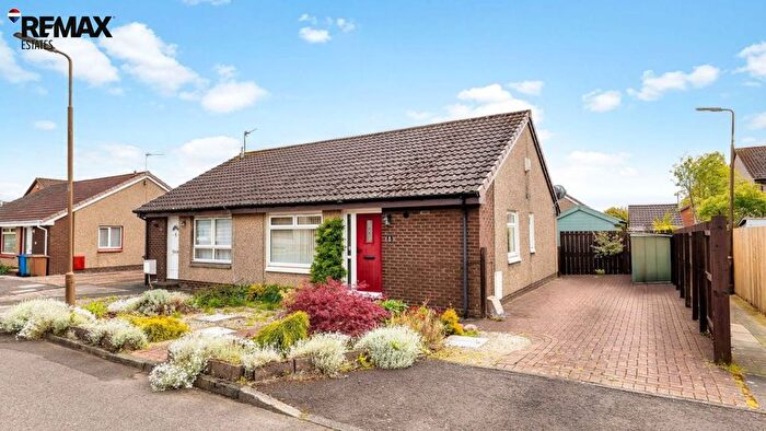 2 Bedroom Semi Detached Bungalow For Sale In Park Place, Livingston, EH54