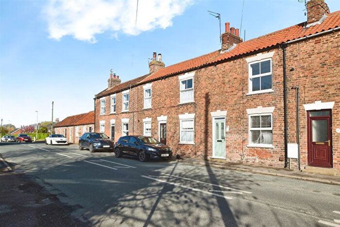 3 Bedroom Cottage For Sale In Tradesmans Row, Sproatley, HU11