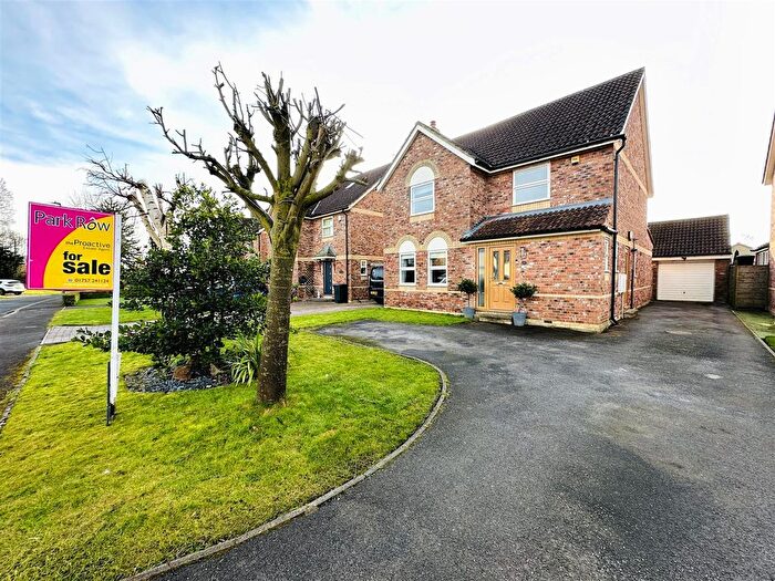 4 Bedroom Detached House For Sale In Park Lane, Burn, Selby, YO8