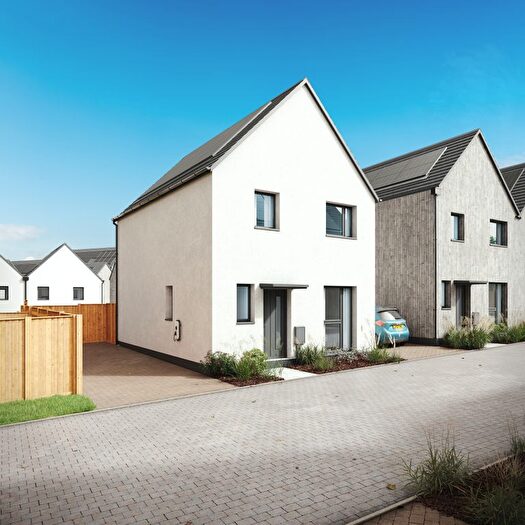 3 Bedroom Semi-detached House For Sale In Heol Y Creyr Bach, Swansea, SA4