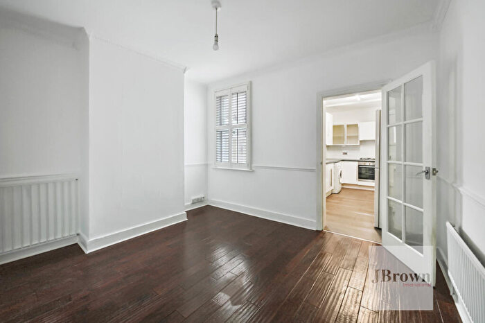 3 Bedroom Terraced House For Sale In Kent Road, Grays, RM17