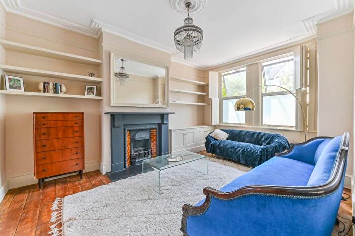 4 Bedroom Semi Detached House To Rent In Southcote Road, Norwood, London, SE25