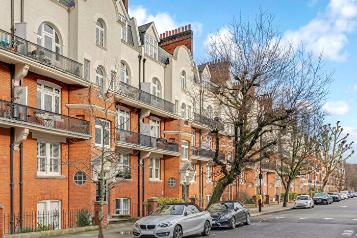 2 Bedroom Flat For Sale In Delaware Road, Maida Vale, London, W9