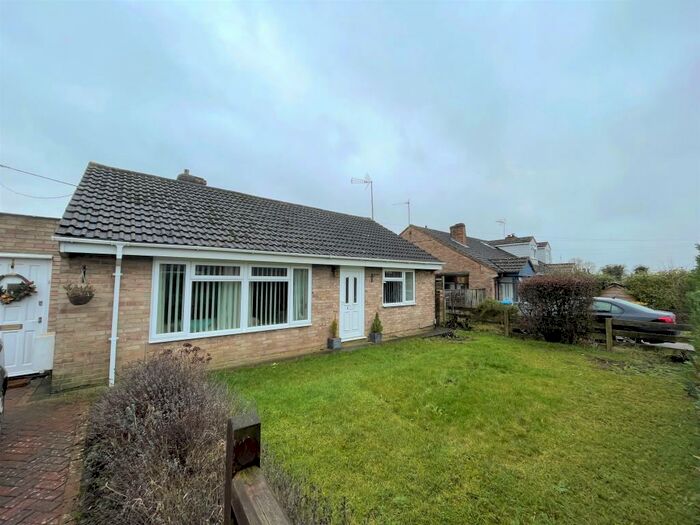 2 Bedroom Bungalow To Rent In Burswin Road, Carterton, OX18