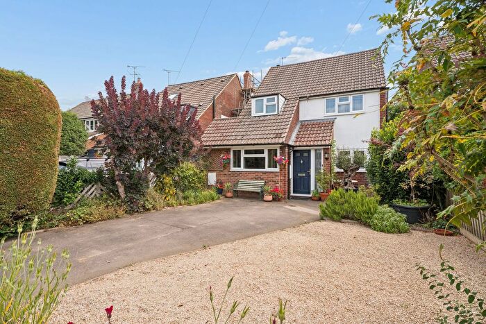 3 Bedroom Detached House For Sale In Clarendon Road, Prestwood, HP16