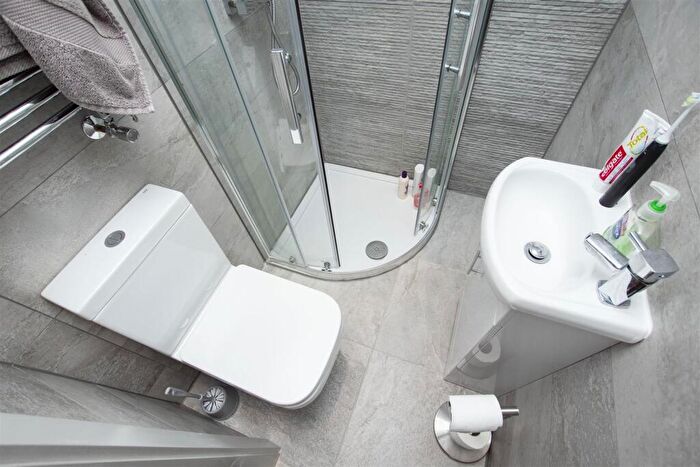 5 Bedroom House To Rent In Raddlebarn Road, Selly Oak, B29