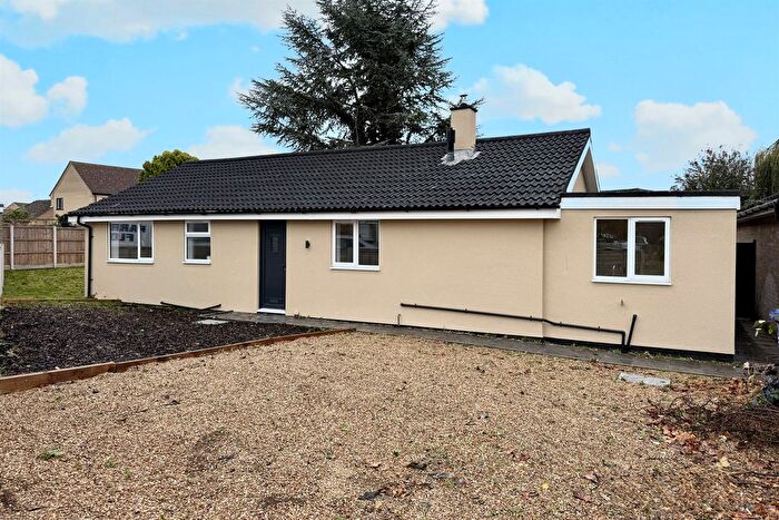 4 Bedroom Detached Bungalow For Sale In Holmsey Green Gardens, Beck Row, Bury St. Edmunds, IP28