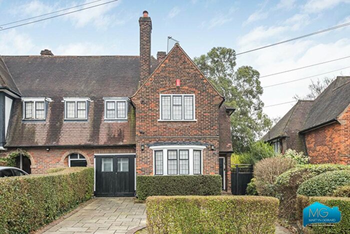 4 Bedroom Semi-Detached House To Rent In Blandford Close, Hampstead Garden Suburb, London, N2