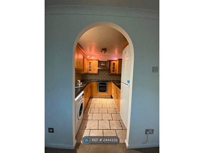 1 Bedroom Flat To Rent In Marlowe Gardens, London, SE9