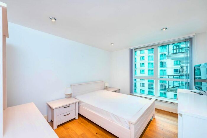 2 Bedroom Flat To Rent In St George Wharf, Vauxhall, London, SW8