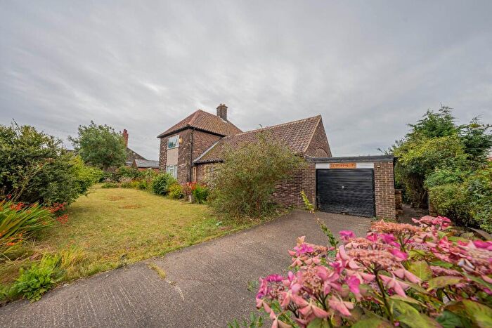 3 Bedroom Detached House For Sale In Charnwood Gardens, Gateshead, Tyne And Wear, NE9