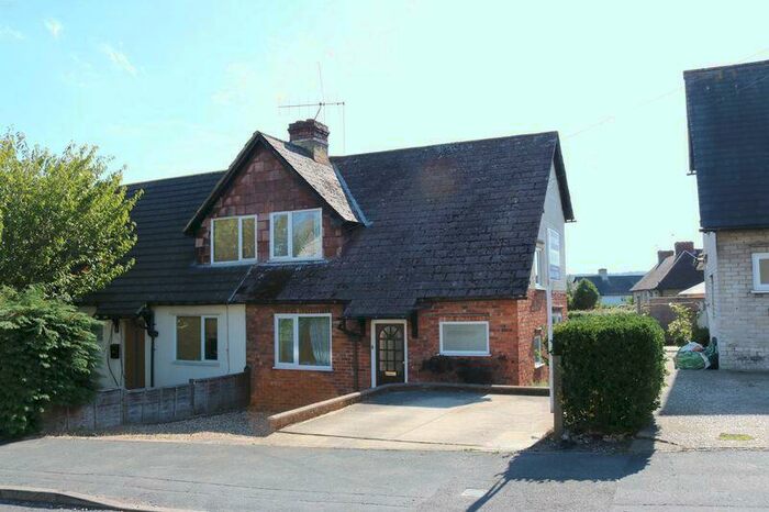 2 Bedroom Semi-Detached House To Rent In More Road, Farncombe, GU7