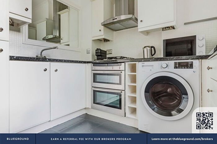 2 Bedroom Flat To Rent In Camden Town, London, NW1