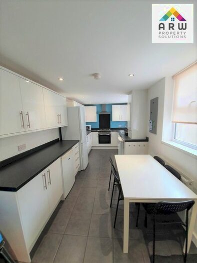 6 Bedroom Terraced House To Rent In Empress Road, Liverpool, Merseyside L7